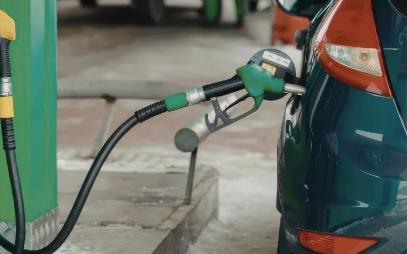 Carburanti- Adoc, benzina oltre i 2 euro, subito interventi su accise e IVA