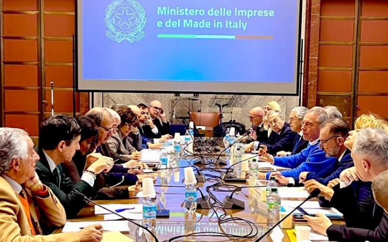 Incontro Ministro Urso e Associazioni dei Consumatori